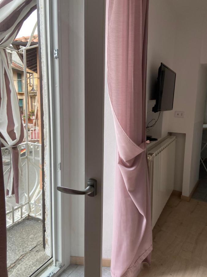 Il Nido Di Tiffany Apartment Massino Visconti ภายนอก รูปภาพ