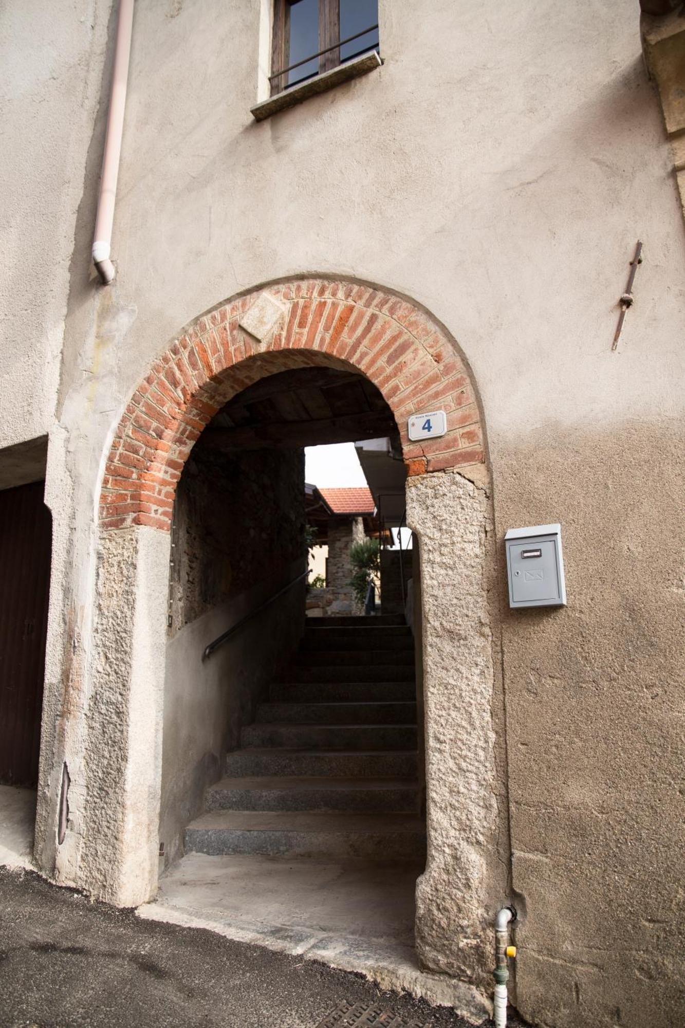 Il Nido Di Tiffany Apartment Massino Visconti ภายนอก รูปภาพ