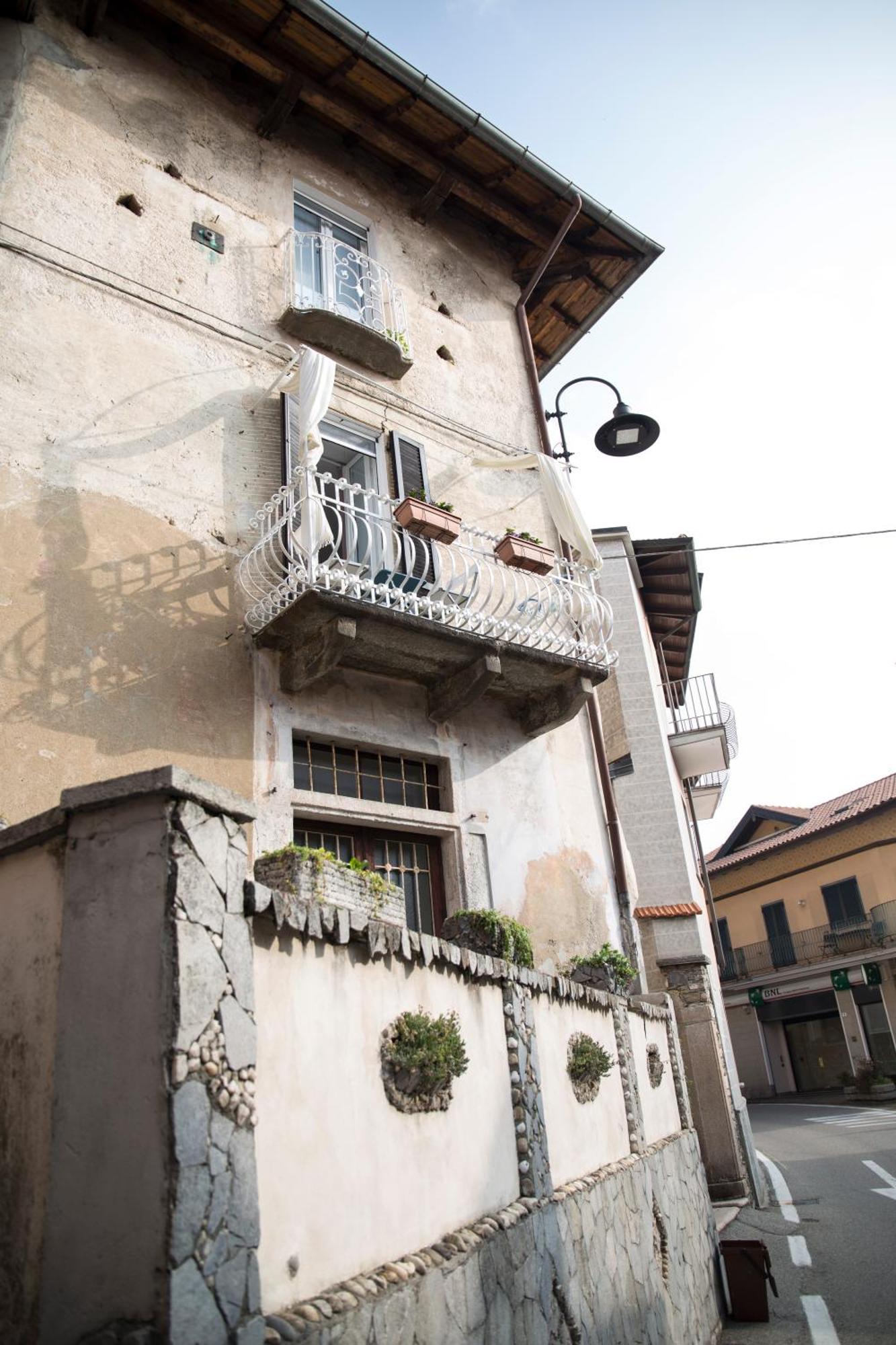 Il Nido Di Tiffany Apartment Massino Visconti ภายนอก รูปภาพ