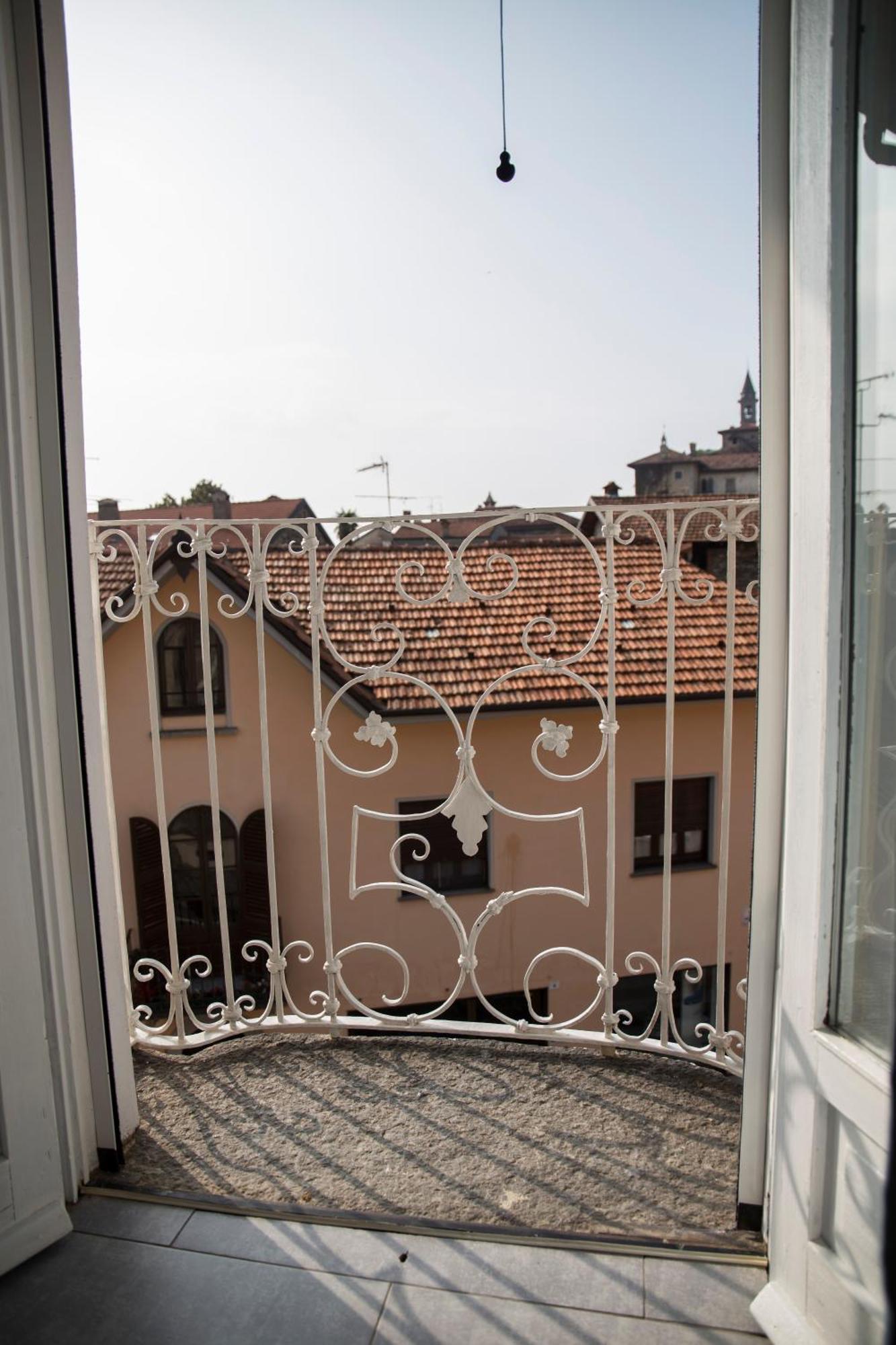 Il Nido Di Tiffany Apartment Massino Visconti ภายนอก รูปภาพ