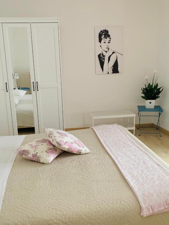 Il Nido Di Tiffany Apartment Massino Visconti ภายนอก รูปภาพ